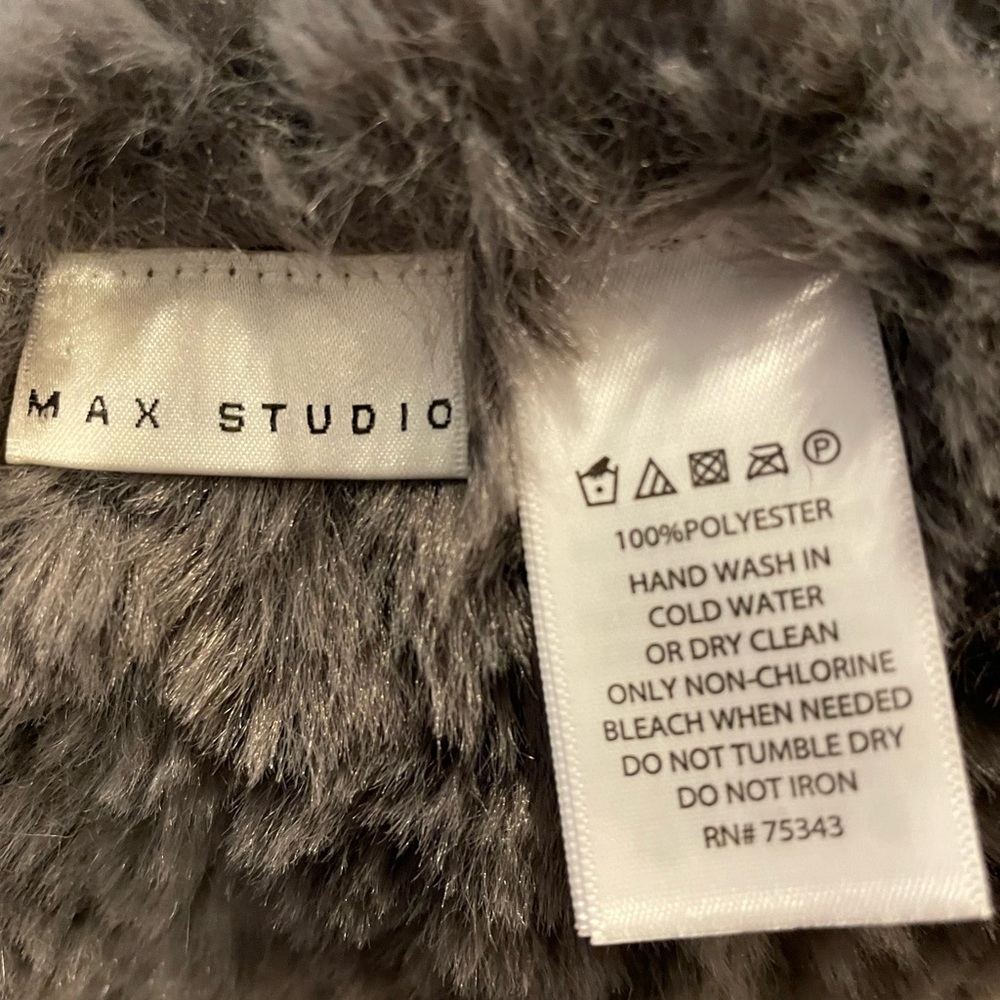 Max studio gray fluffy Infinity scarf